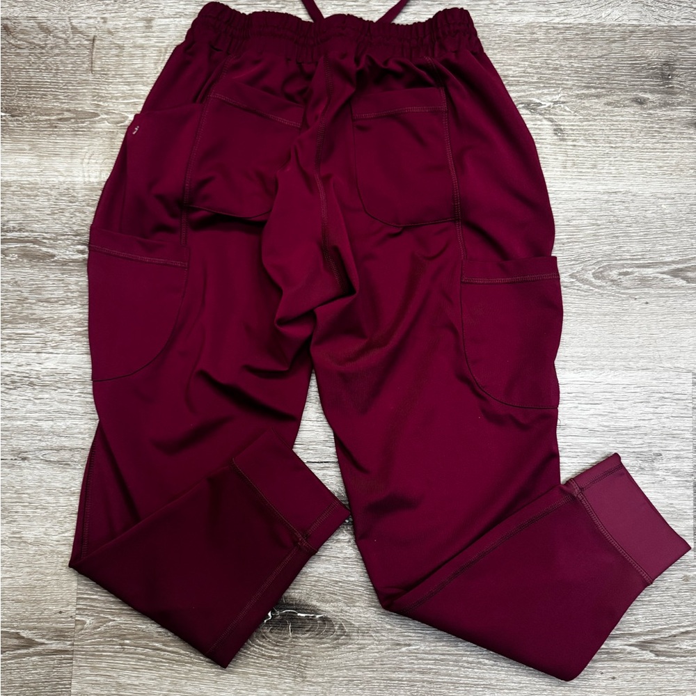 Women’s Fit Scrubs Evrpur Maroon Jogger Pants size small petite